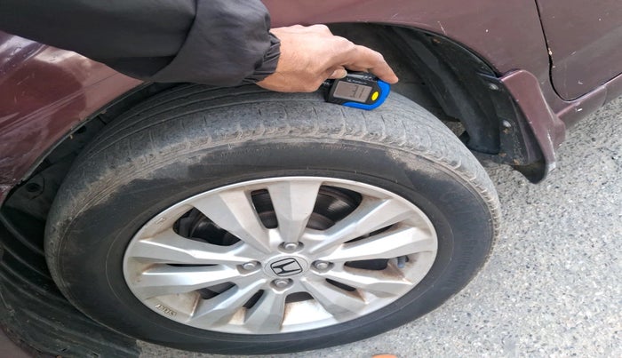 2012 Honda City 1.5L I-VTEC V MT, Petrol, Manual, 1,48,824 km, tyre