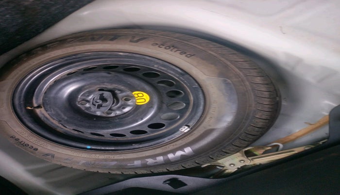 2021 Toyota Glanza V CVT, Petrol, Automatic, 35,006 km, tyre