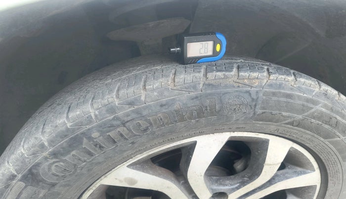 2014 Nissan Terrano XL (P), Petrol, Manual, 1,43,881 km, tyre