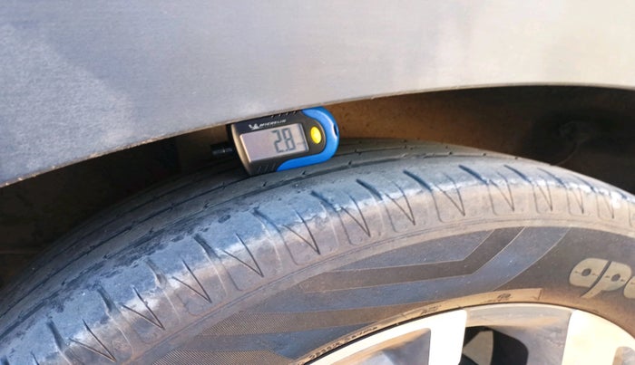 2021 KIA SONET HTX 1.5, Diesel, Manual, 54,875 km, tyre