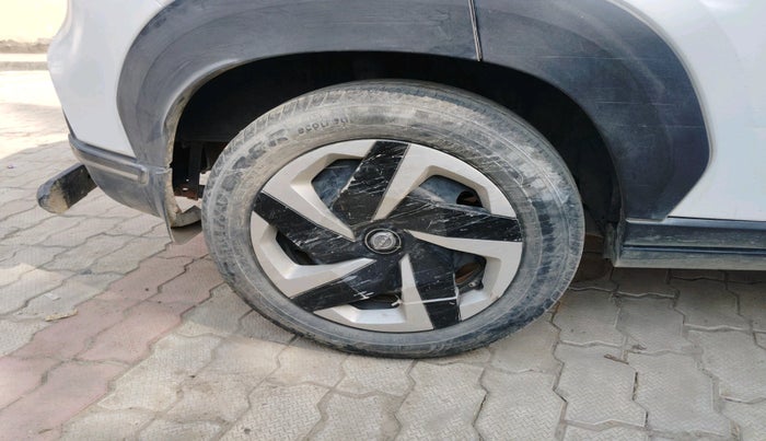 2021 Nissan MAGNITE XL, Petrol, Manual, 70,992 km, tyre