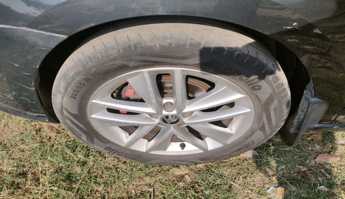 2018 Skoda Rapid STYLE 1.5 TDI, Diesel, Manual, 1,41,720 km, tyre