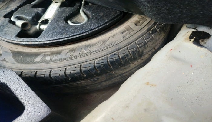 2015 Maruti Ciaz VXI+, CNG, Manual, 71,252 km, tyre