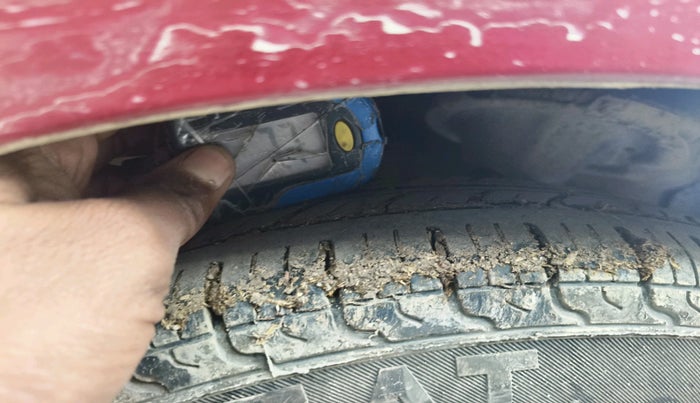 2016 Hyundai Eon ERA +, CNG, Manual, 95,680 km, tyre