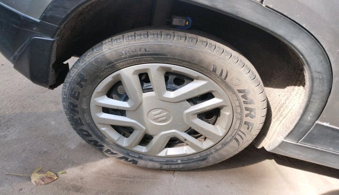 2017 Maruti Vitara Brezza VDI (O), Diesel, Manual, 63,650 km, tyre