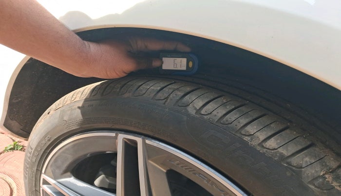 2024 Mercedes Benz E Class E 220d AMG Line, Diesel, Automatic, 6,813 km, tyre