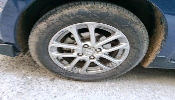 2022 Maruti Swift ZXI, Petrol, Manual, 28,776 km, tyre