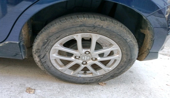 2022 Maruti Swift ZXI, Petrol, Manual, 28,776 km, tyre