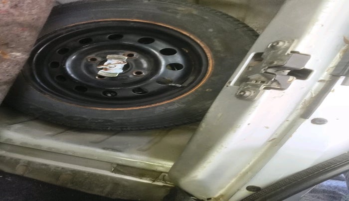 2010 Ford Ikon 1.4 DIESEL, Diesel, Manual, 1,55,270 km, tyre