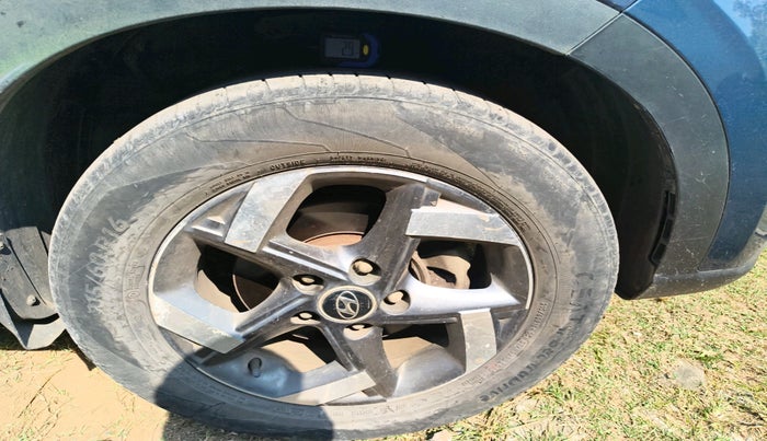 2021 Hyundai VENUE SX 1.5 CRDI, Diesel, Manual, 37,361 km, tyre