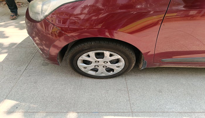 2016 Hyundai Grand i10 SPORTZ 1.1 CRDI, Diesel, Manual, 1,57,309 km, tyre