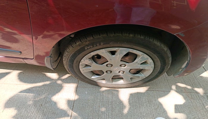 2016 Hyundai Grand i10 SPORTZ 1.1 CRDI, Diesel, Manual, 1,57,309 km, tyre