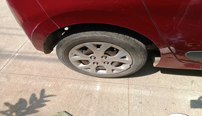 2016 Hyundai Grand i10 SPORTZ 1.1 CRDI, Diesel, Manual, 1,57,309 km, tyre