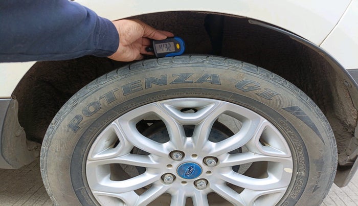 2014 Ford Ecosport TITANIUM 1.5L DIESEL, Diesel, Manual, 1,53,246 km, tyre