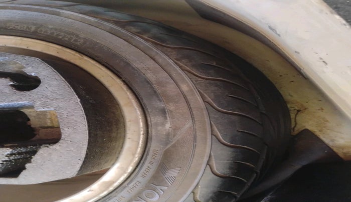 2014 Volkswagen Vento HIGHLINE DIESEL 1.6, Diesel, Manual, 78,801 km, tyre