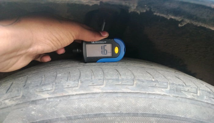 2014 Skoda Superb ELEGANCE 1.8 TSI MT, Petrol, Manual, 1,18,494 km, tyre