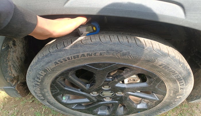 2023 Maruti FRONX ZETA 1.0L TURBO 6 AT, Petrol, Automatic, 29,642 km, tyre