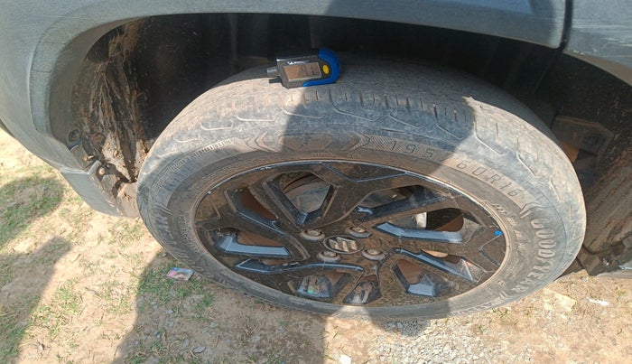 2023 Maruti FRONX ZETA 1.0L TURBO 6 AT, Petrol, Automatic, 29,642 km, tyre