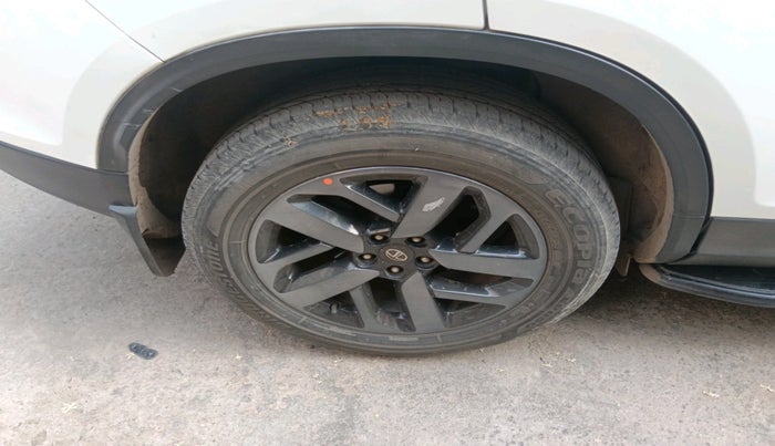 2022 Tata Safari XZ PLUS 6S ADVENTURE, Diesel, Manual, 66,389 km, tyre