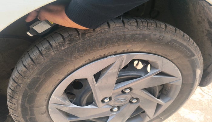 2021 Hyundai NEW I20 MAGNA 1.2 MT, Petrol, Manual, 633 km, tyre