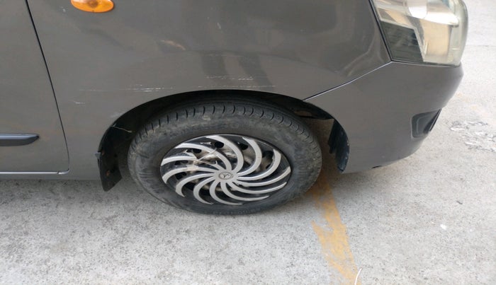 2014 Maruti Wagon R 1.0 LXI CNG, CNG, Manual, 1,41,633 km, tyre