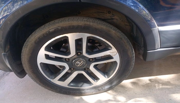 2017 Tata Hexa XTA 4X2 7 STR, Diesel, Automatic, 74,790 km, tyre