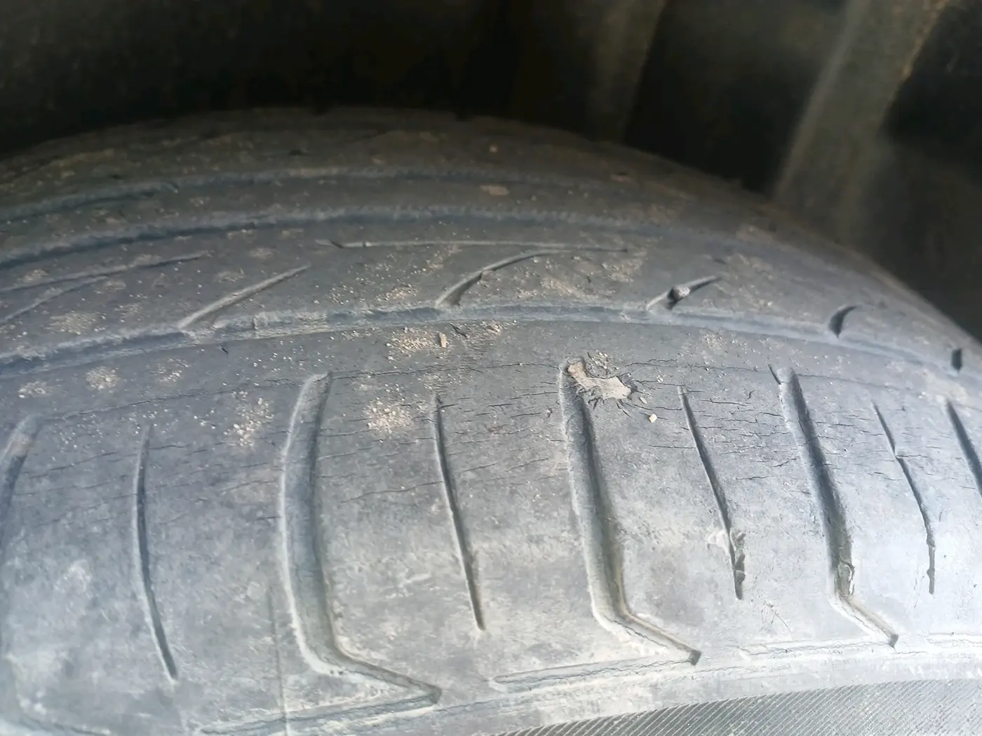 2011 Maruti Swift Dzire VDI, Diesel, Manual, 1,36,382 km, tyre