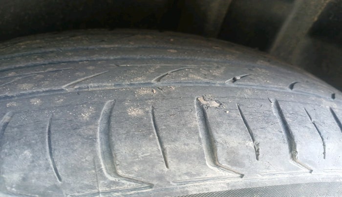 2011 Maruti Swift Dzire VDI, Diesel, Manual, 1,36,382 km, tyre