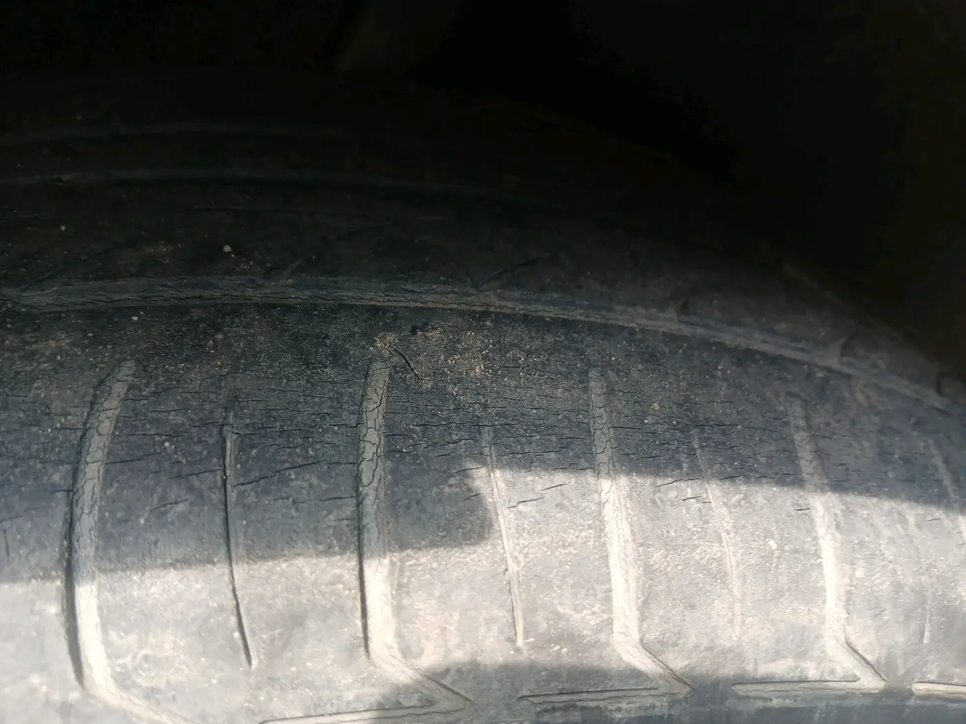 2011 Maruti Swift Dzire VDI, Diesel, Manual, 1,36,382 km, tyre