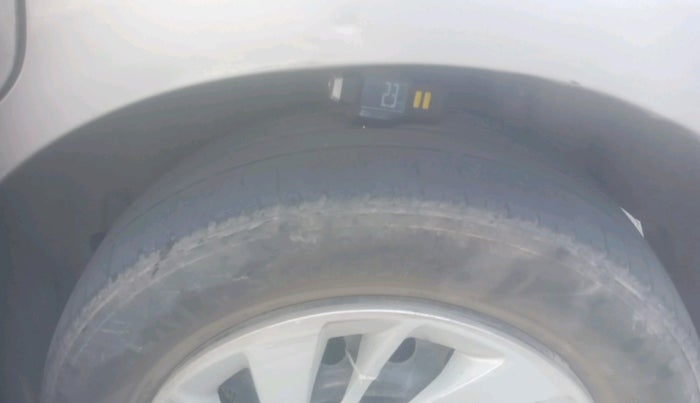 2012 Maruti Ertiga VXI, Petrol, Manual, 94,000 km, tyre