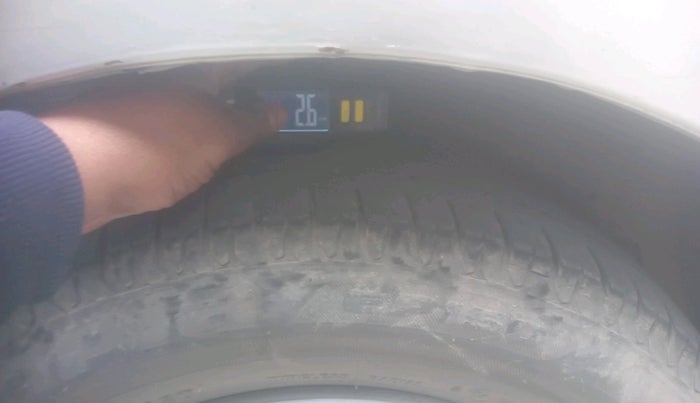 2012 Maruti Ertiga VXI, Petrol, Manual, 94,000 km, tyre