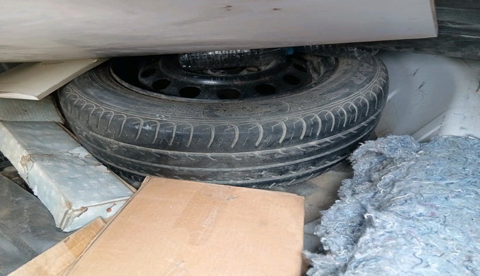 2012 Toyota Etios G, CNG, Manual, 62,129 km, tyre