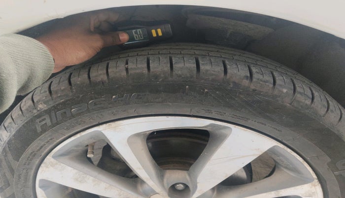 2017 Hyundai Elite i20 ASTA 1.4 CRDI (O), Diesel, Manual, 1,49,228 km, tyre