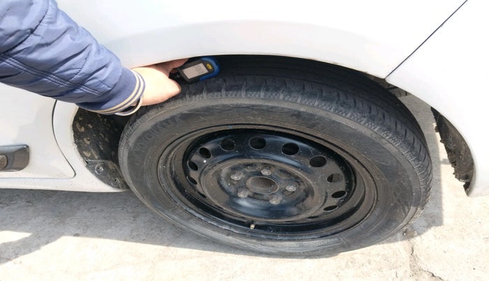 2018 Maruti Ertiga VXI CNG, CNG, Manual, 93,060 km, tyre