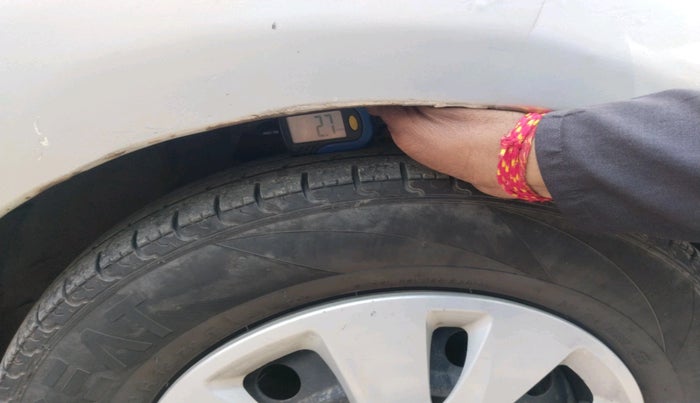 2011 Hyundai i10 SPORTZ 1.2, Petrol, Manual, 2,16,205 km, tyre