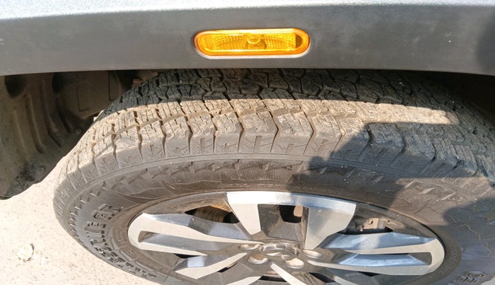 2025 Mahindra Thar Roxx  AX7 L Petrol AT 2WD, Petrol, Automatic, 4,608 km, tyre