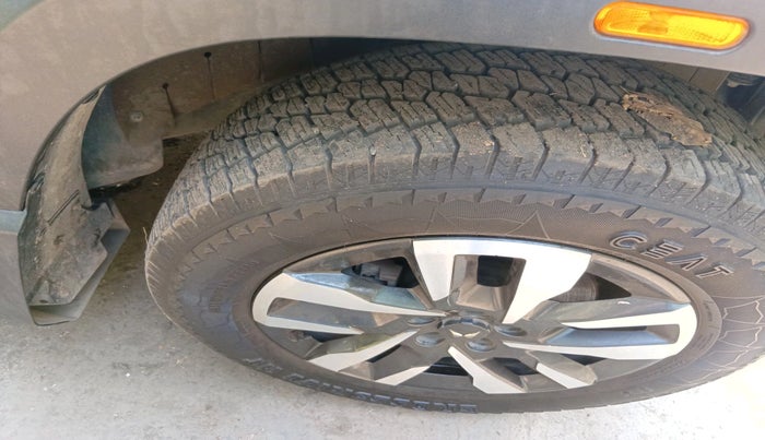 2025 Mahindra Thar Roxx  AX7 L Petrol AT 2WD, Petrol, Automatic, 4,608 km, tyre