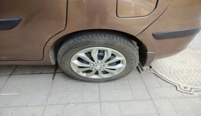 2014 Maruti Ertiga VXI, Petrol, Manual, 1,19,495 km, tyre