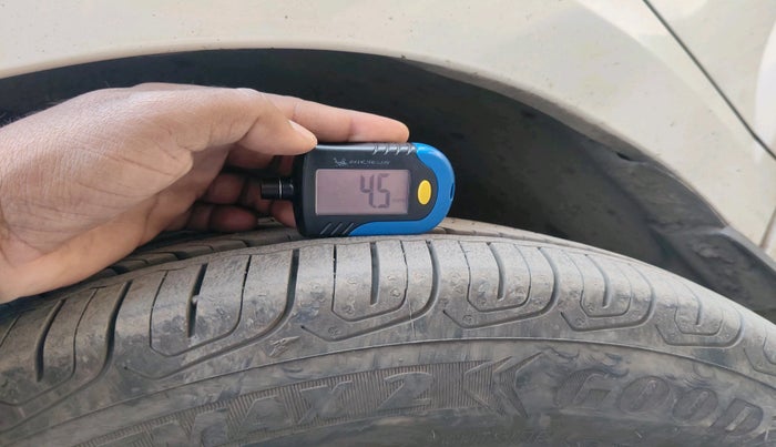 2022 Skoda SLAVIA STYLE 1.0L TSI AT, Petrol, Automatic, 28,947 km, tyre