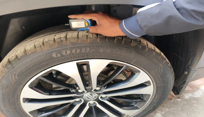 2022 MG HECTOR SHARP EX 1.5 PETROL CVT, Petrol, Automatic, 25,065 km, tyre