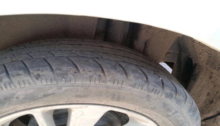 2014 Maruti Swift ZXI, Petrol, Manual, 50,688 km, tyre