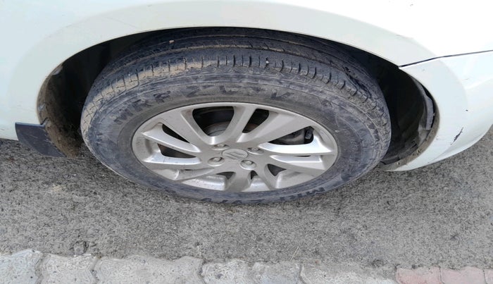 2014 Maruti Swift ZXI, Petrol, Manual, 50,688 km, tyre