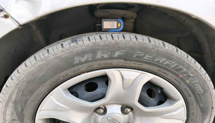 2015 Ford Ecosport AMBIENTE 1.5L DIESEL, Diesel, Manual, 1,47,942 km, tyre