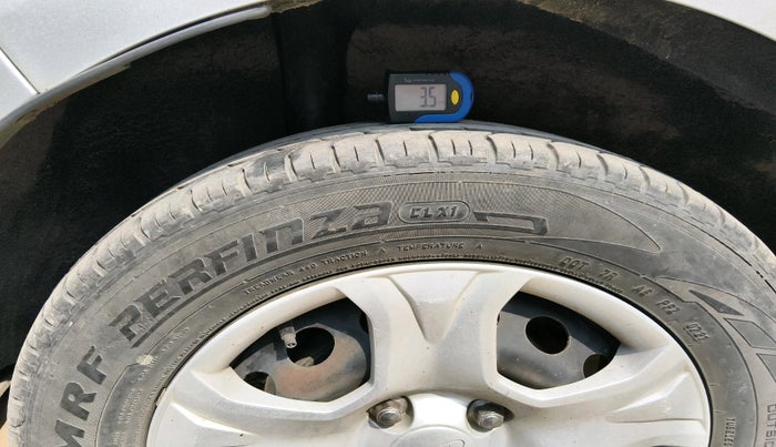 2015 Ford Ecosport AMBIENTE 1.5L DIESEL, Diesel, Manual, 1,47,942 km, tyre