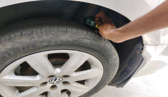 2012 Volkswagen Vento HIGHLINE DIESEL 1.6, Diesel, Manual, 1,00,260 km, tyre