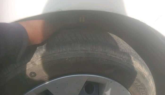 2015 Hyundai Xcent S 1.2, Petrol, Manual, 43,431 km, tyre