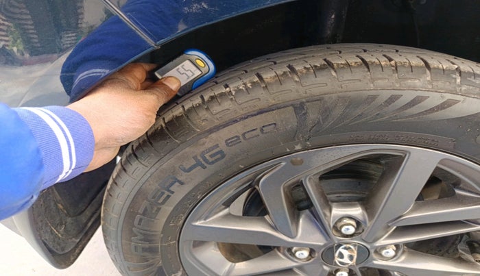 2022 Hyundai GRAND I10 NIOS SPORTZ AMT 1.2 KAPPA VTVT, Petrol, Automatic, 26,738 km, tyre