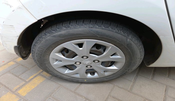 2014 Hyundai Grand i10 SPORTZ 1.2 KAPPA VTVT, Petrol, Manual, 1,53,764 km, tyre