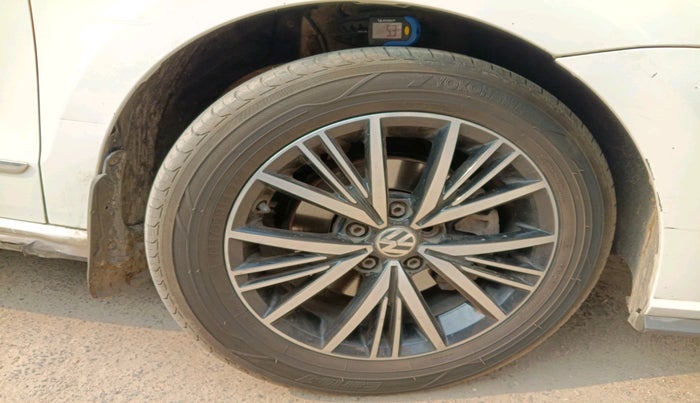 2019 Volkswagen Vento HIGHLINE 1.5 AT, Diesel, Automatic, 1,28,292 km, tyre