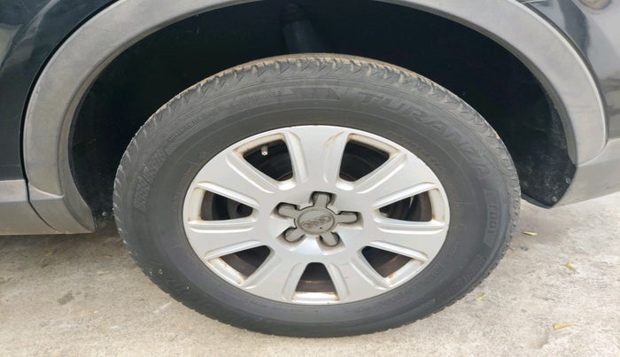 2014 Audi Q3 2.0 TDI QUATTRO, Diesel, Automatic, 1,04,044 km, tyre